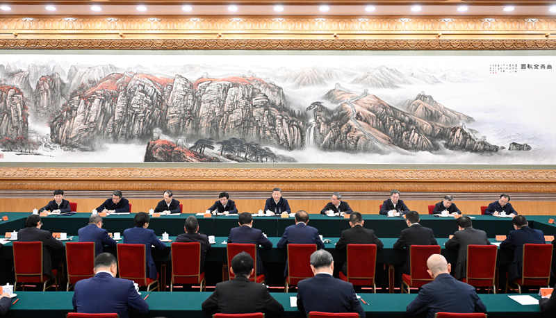 習(xí)近平在民營(yíng)企業(yè)座談會(huì)上強(qiáng)調(diào)：民營(yíng)經(jīng)濟(jì)發(fā)展前景廣闊大有可為 民營(yíng)企業(yè)和民營(yíng)企業(yè)家大顯身手正當(dāng)其時(shí)